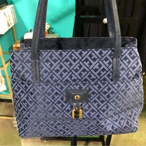 NWOT: Tommy Hilfiger purse 👜